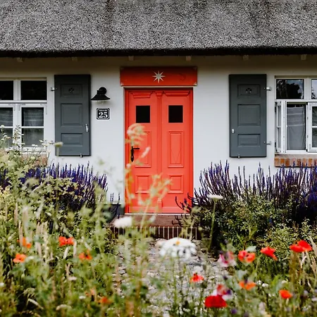 Landhaus Born 펜션 *